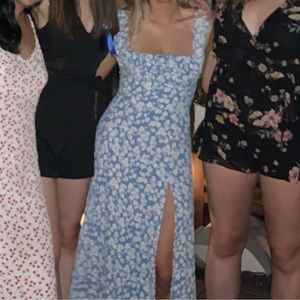 Reformation Blue Floral Midi Dress with Slit (Size 8 - Fits like 4/6)